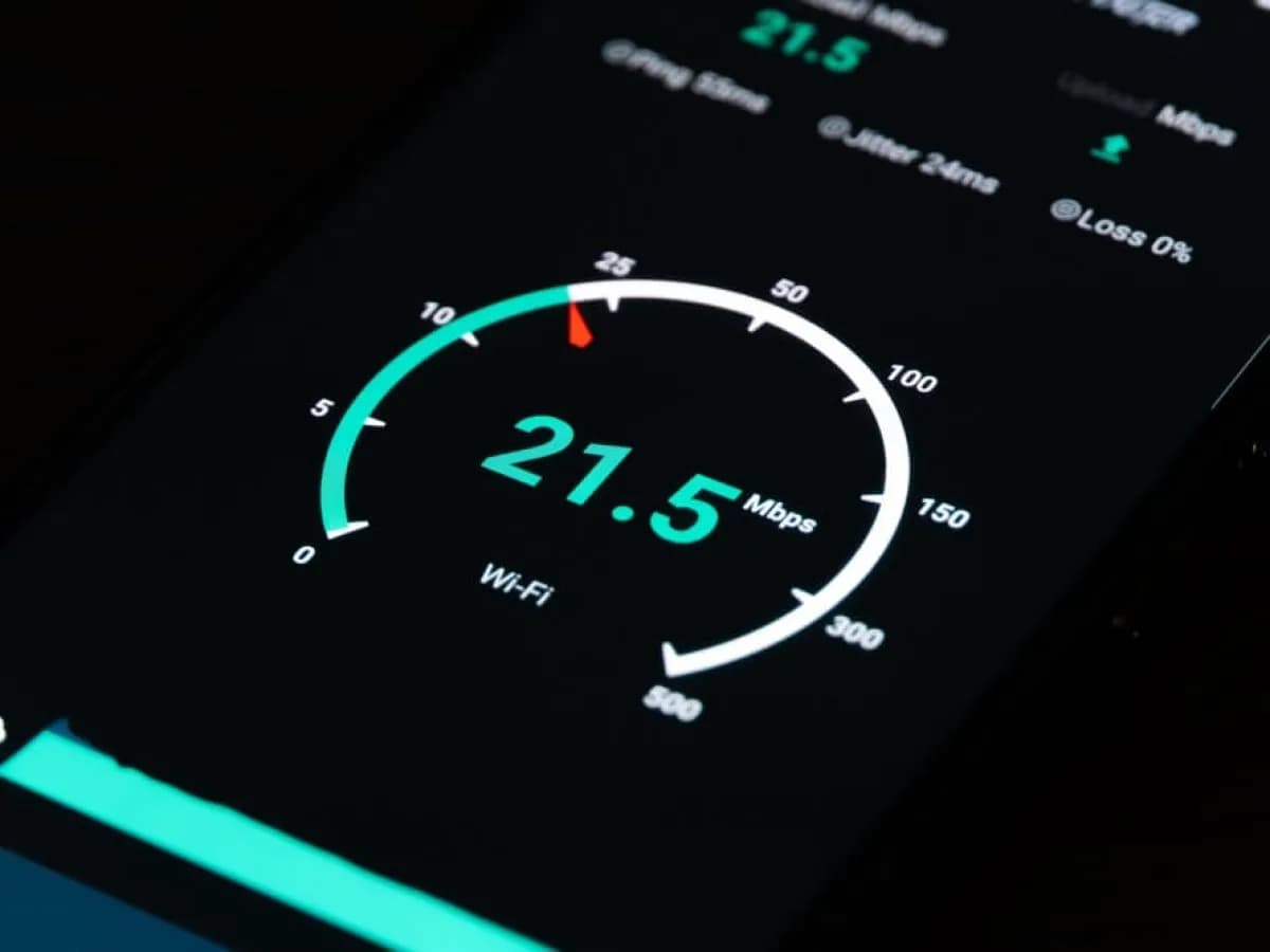 Czy w autokarach Sindbad jest WiFi? Sprawdź szczegóły i prędkości internetu