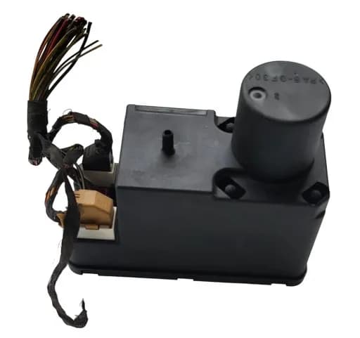 Gdzie jest pompka centralnego zamka Audi A4 B5? Oto kluczowe informacje