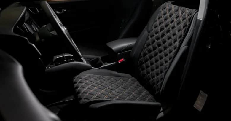 Podgrzewana mata na fotel samochodowy – komfort w zimne dni bez czekania