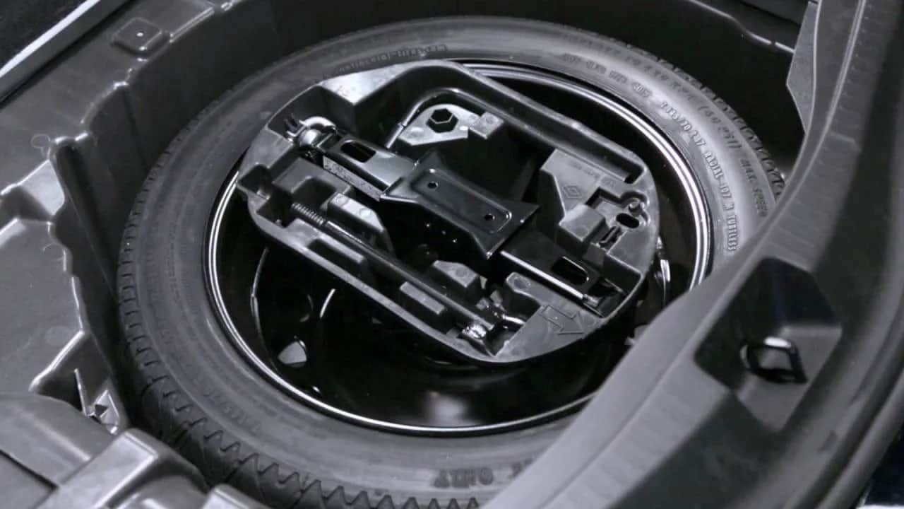 Jak zdjąć koło zapasowe w Renault Master - proste kroki bez problemów