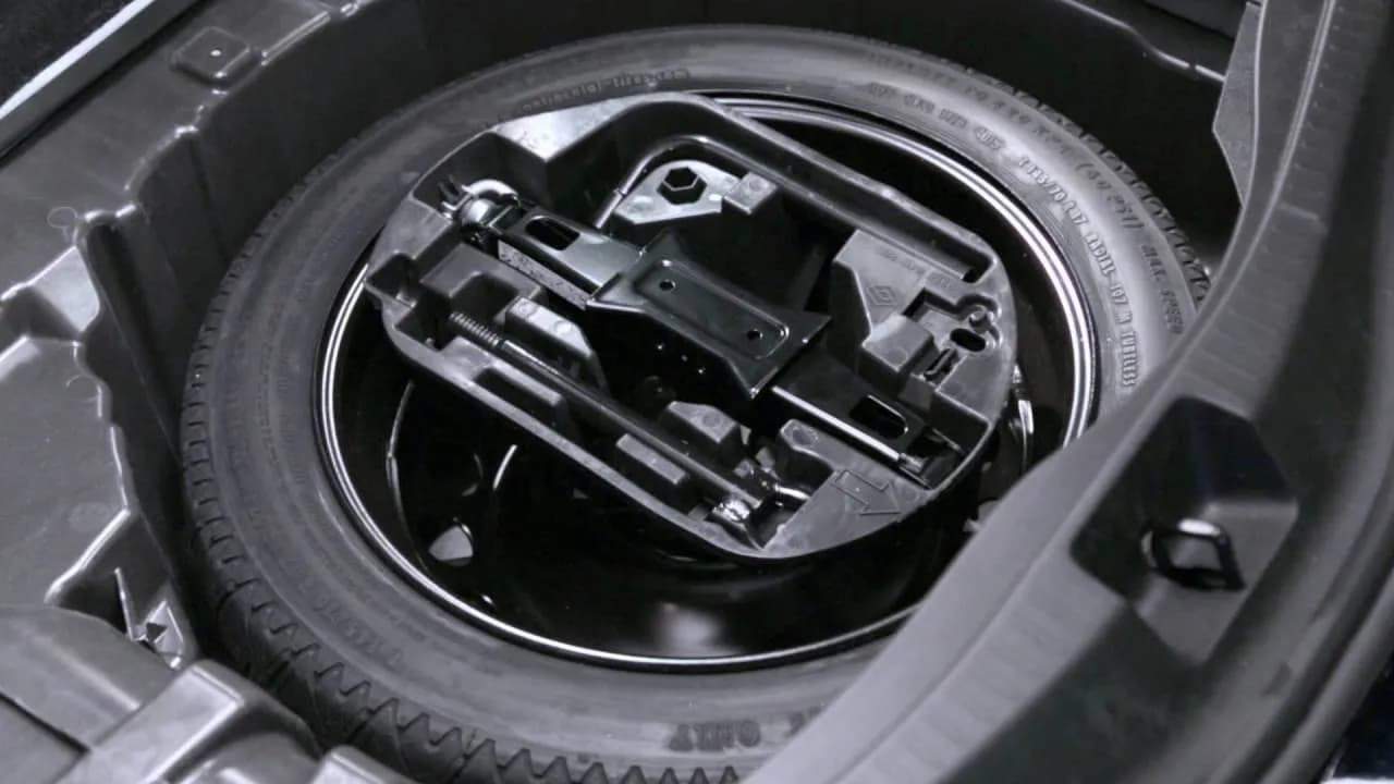 Jak zdjąć koło zapasowe w Renault Master - proste kroki bez problemów