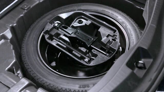 Jak zdjąć koło zapasowe w Renault Master - proste kroki bez problemów